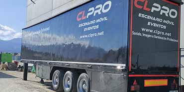 Escenario m�vil sobre la gabarra de un trailer