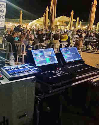 Consola mesa de mezclas de iluminaci�n Infinity Chimp 100