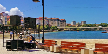 Sonido en la playa de Bouzas para los fuegos art�ficiales